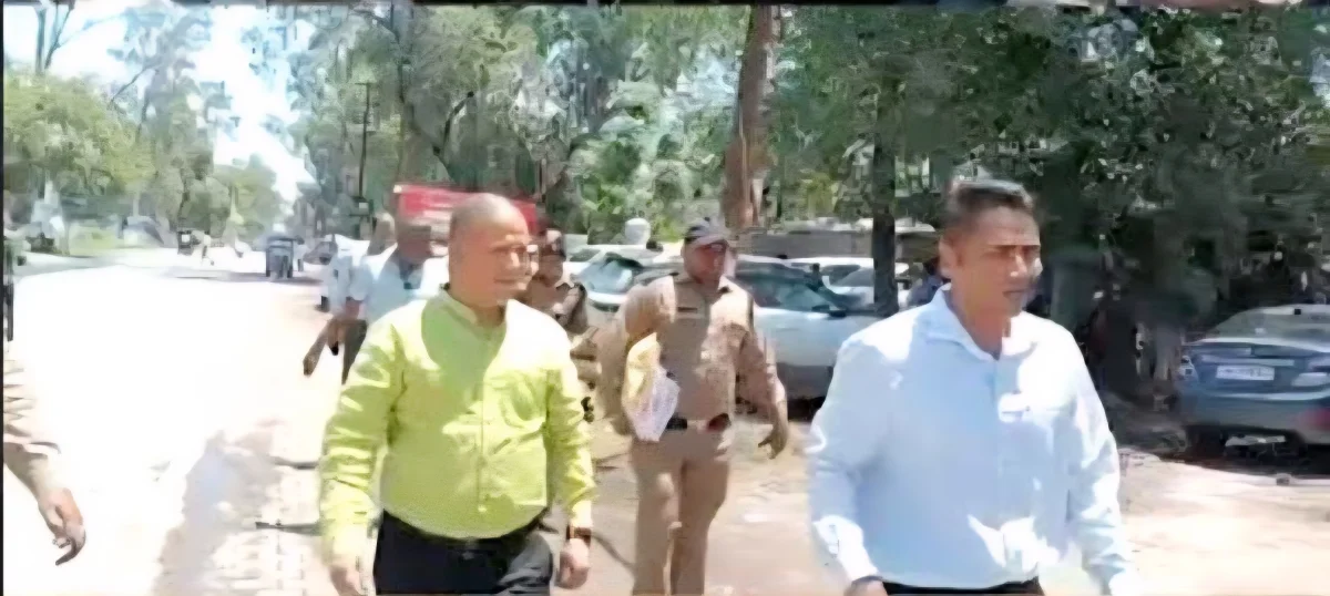 एआरटीओ कार्यालय के बाहर दलालों पर बड़ा एक्शन, छापेमारी में दुकान सील अब बिना नियम के कोई काम नहीं होगा, दलाली बिल्कुल बर्दाश्त नहीं”