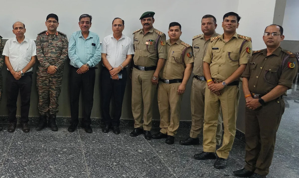 एनसीसी युवाओं में अनुशासन, नेतृत्व और राष्ट्रसेवा की भावना का सशक्त माध्यम : कुलपति डॉ. विवेक कुमार
